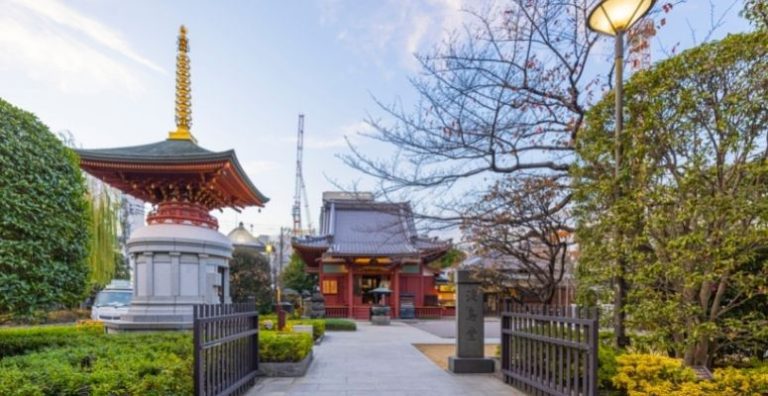 Awashimado Hall and Sensoji temple