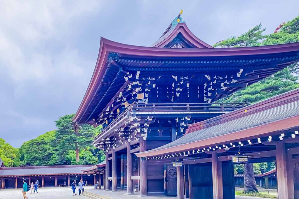 Minamimon from inside at Meiji Jingu Shrine