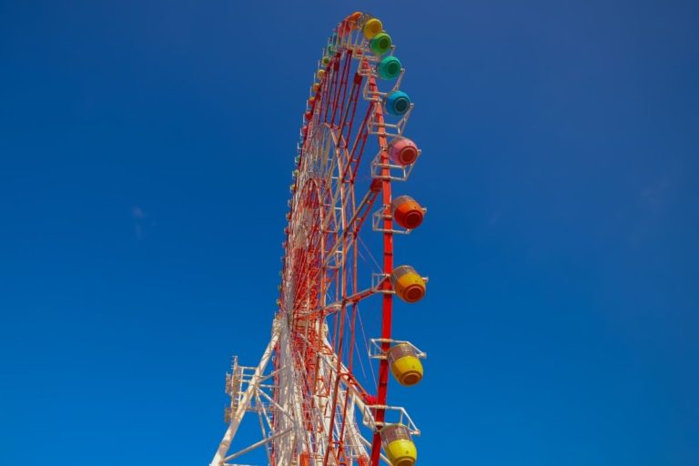 Palette Ferris Wheel