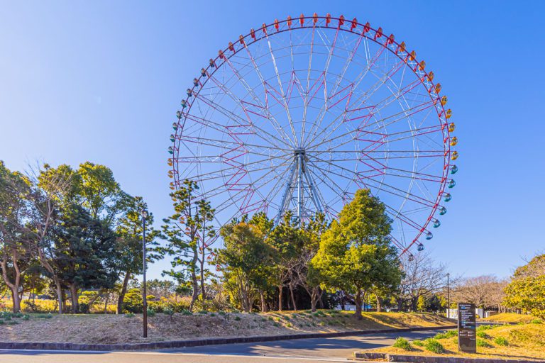 Kasai Ferris wheel from parking