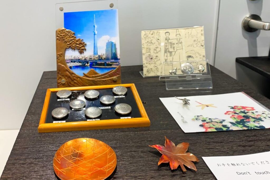 Hokusai Button