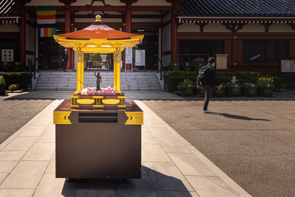 Buddha's Birthday, Newborn Buddha statue at Sensoji