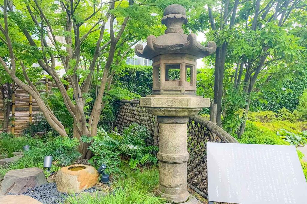 Kabukiza Rooftop Lantern