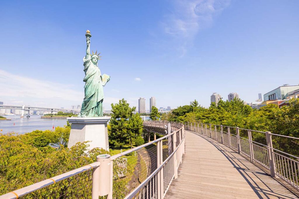 Liberty from pathway, Odaiba Statue of Liberty