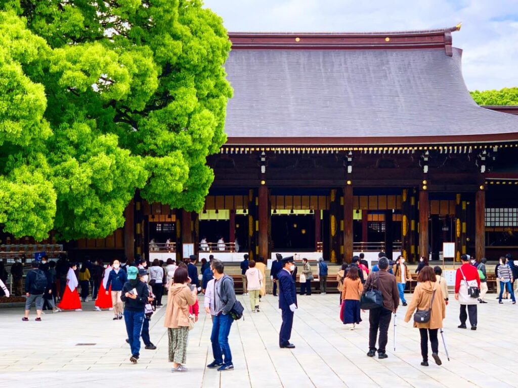 Meiji Shrine filled with tourists